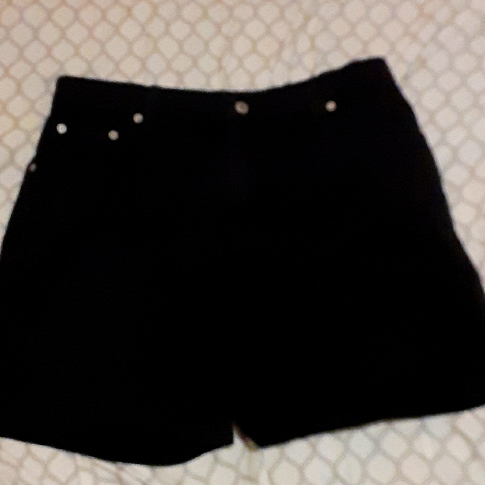 Thigh length black shorts!